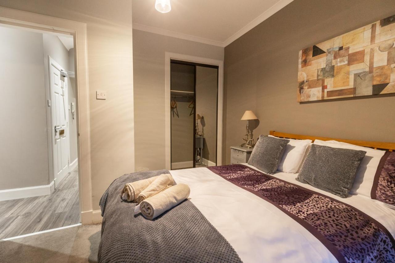 Two Bedroom Apartment Within Walking Distance To City Centre EDI Buitenkant foto