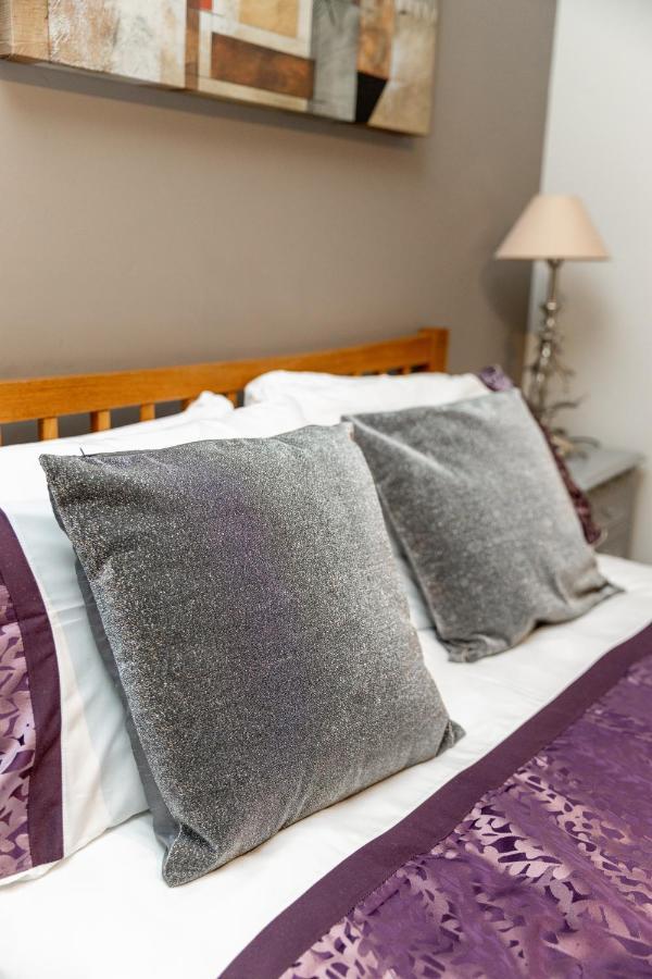 Two Bedroom Apartment Within Walking Distance To City Centre EDI Buitenkant foto