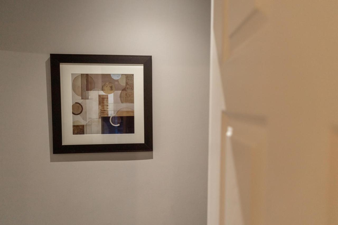 Two Bedroom Apartment Within Walking Distance To City Centre EDI Buitenkant foto