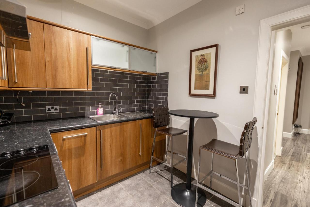 Two Bedroom Apartment Within Walking Distance To City Centre EDI Buitenkant foto