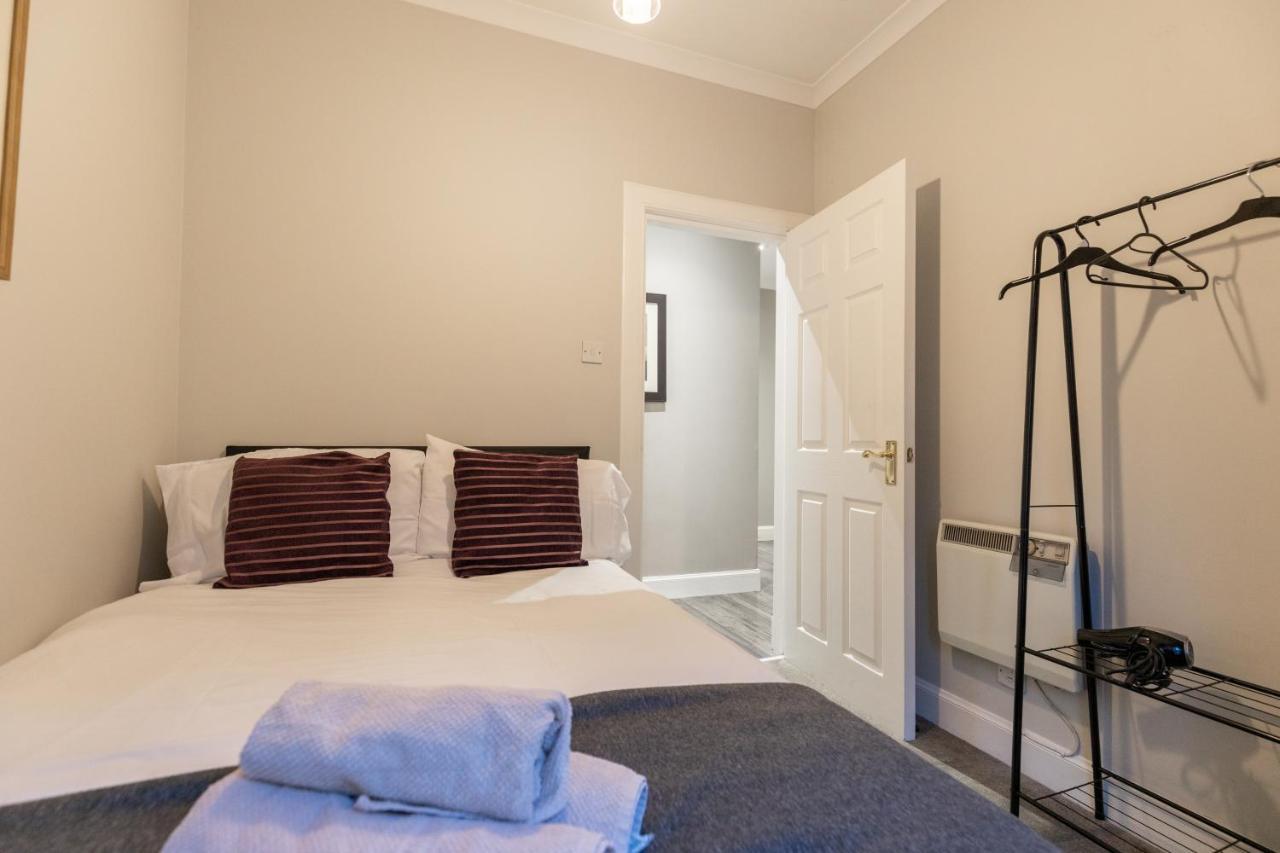 Two Bedroom Apartment Within Walking Distance To City Centre EDI Buitenkant foto